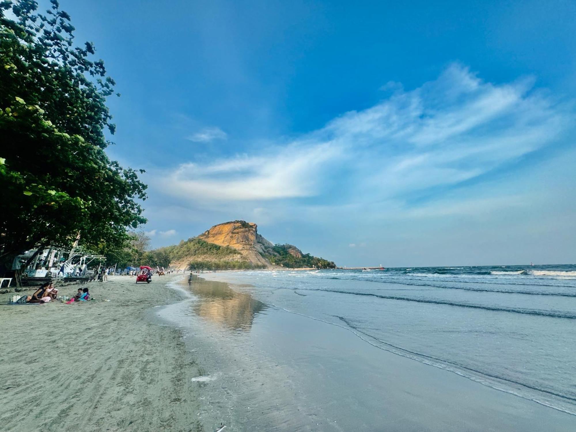 Sea&Mountain View,5 Mins Walk To Famous Beach With King Size Bed หัวหิน ภายนอก รูปภาพ
