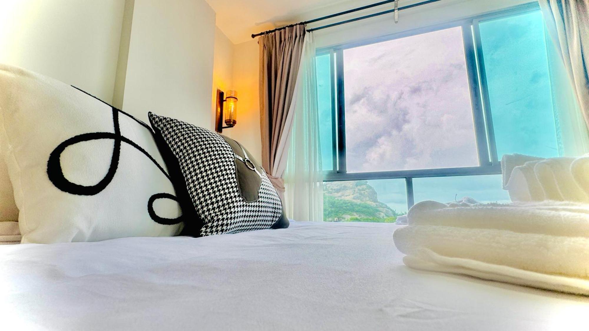 Sea&Mountain View,5 Mins Walk To Famous Beach With King Size Bed หัวหิน ภายนอก รูปภาพ