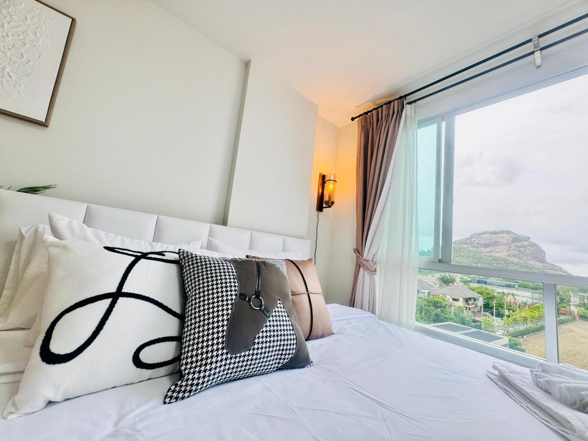 Sea&Mountain View,5 Mins Walk To Famous Beach With King Size Bed หัวหิน ภายนอก รูปภาพ