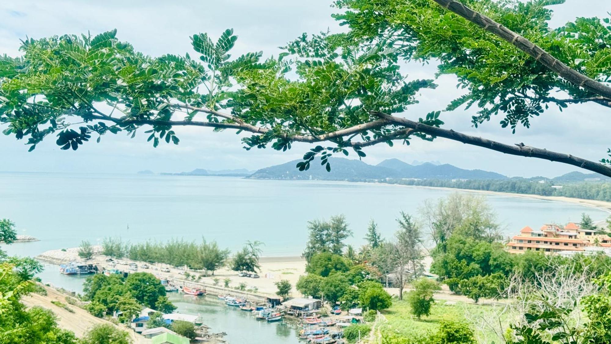 Sea&Mountain View,5 Mins Walk To Famous Beach With King Size Bed หัวหิน ภายนอก รูปภาพ