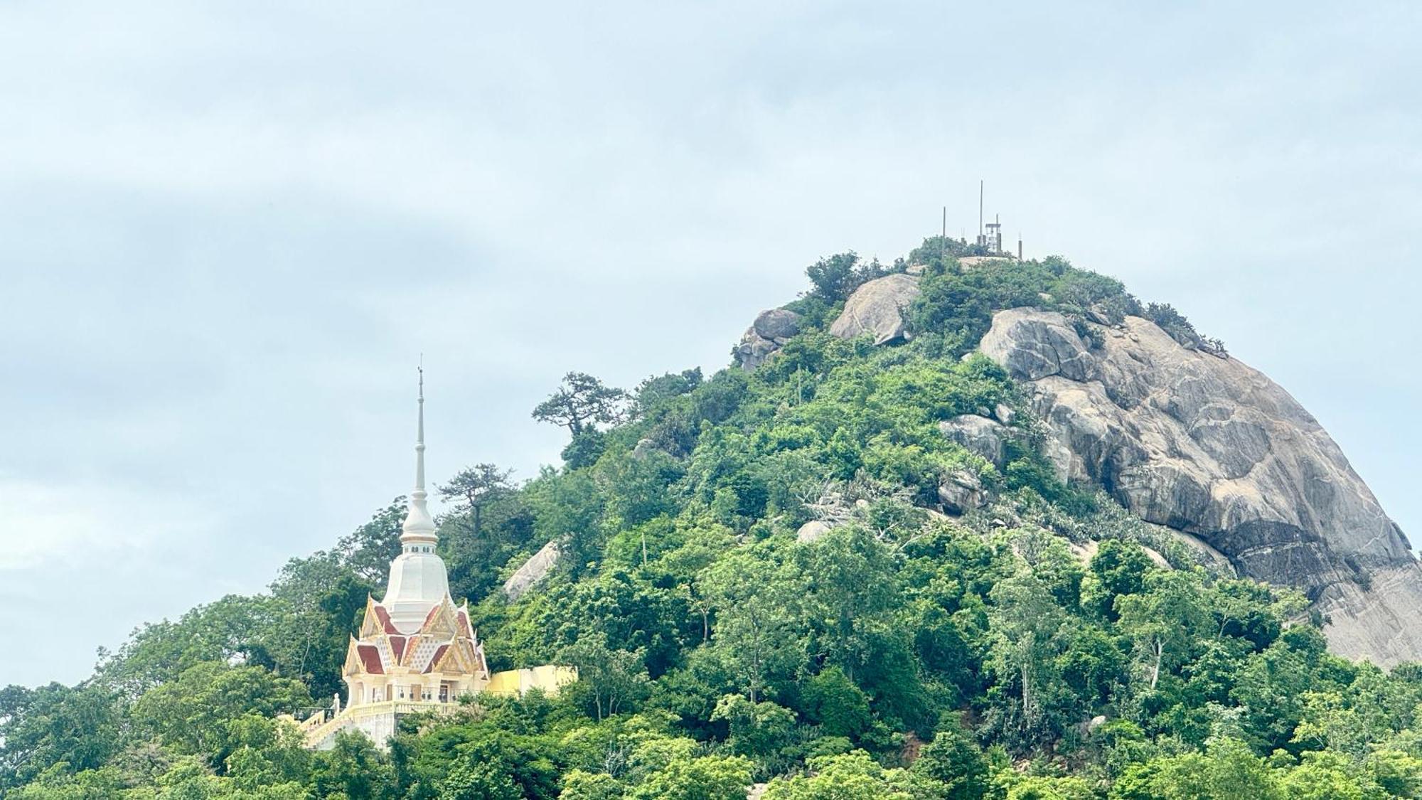 Sea&Mountain View,5 Mins Walk To Famous Beach With King Size Bed หัวหิน ภายนอก รูปภาพ