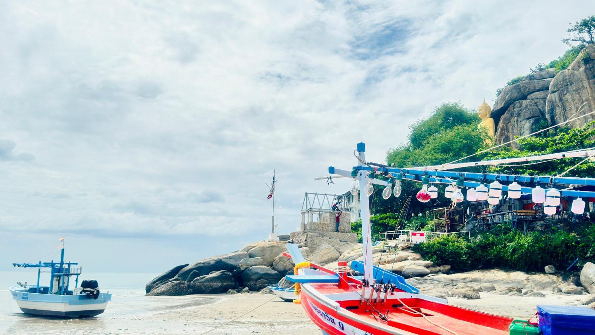 Sea&Mountain View,5 Mins Walk To Famous Beach With King Size Bed หัวหิน ภายนอก รูปภาพ